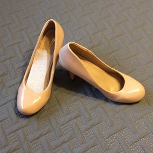 Nude heels Sz 9